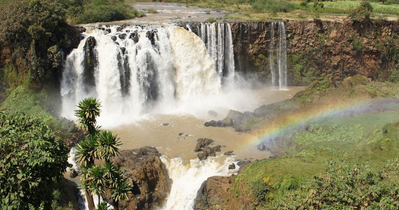 10 cascatas mais bonitas que podem ser vistas na África 3 um arco-íris sobre o nilo azul cai na áfrica