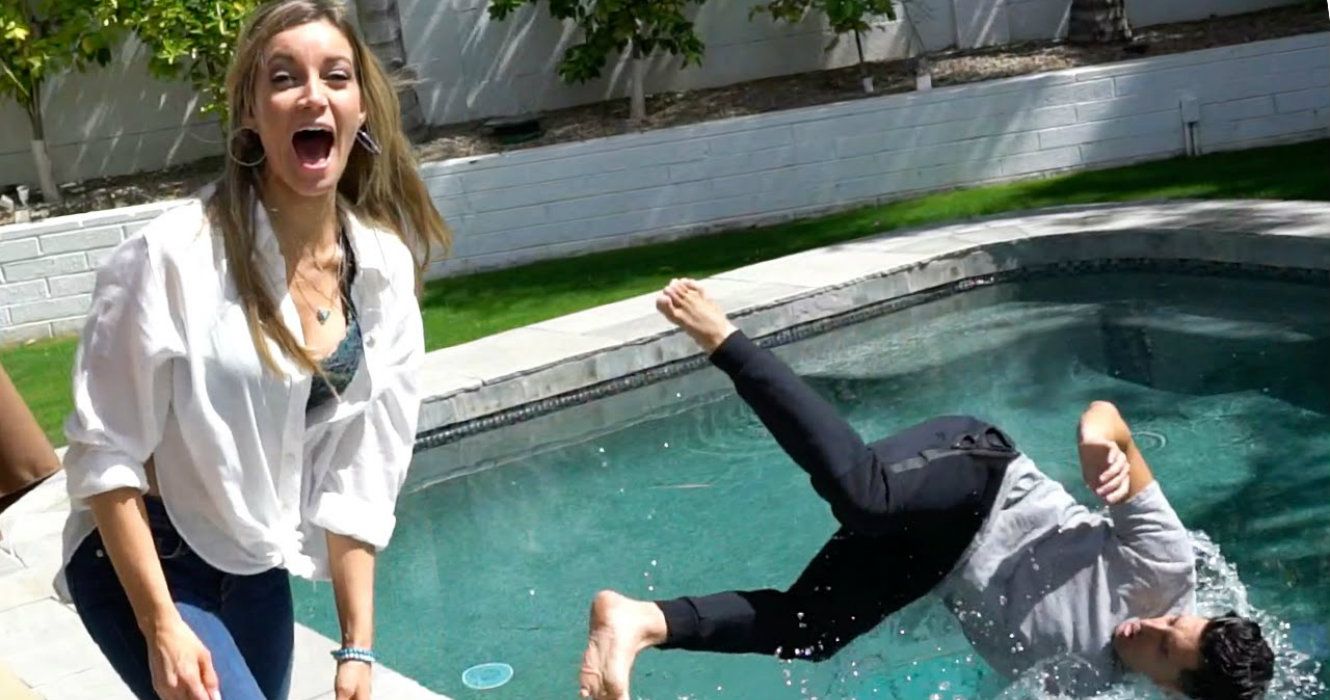 20 coisas ridículas que as pessoas fazem em piscinas de hotéis (mas não deveriam) 3 20 coisas ridiculas que as pessoas fazem em piscinas de