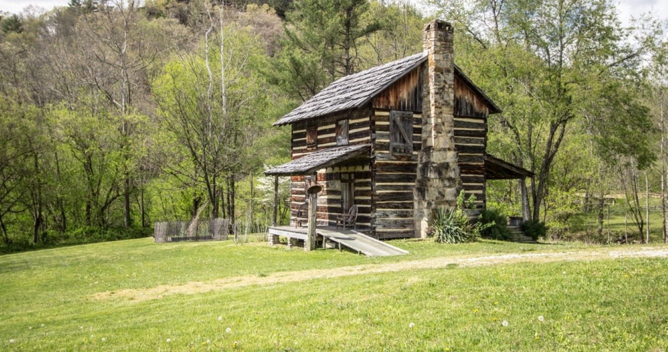 Cabana de madeira na Floresta Nacional Daniel Boone, Kentucky